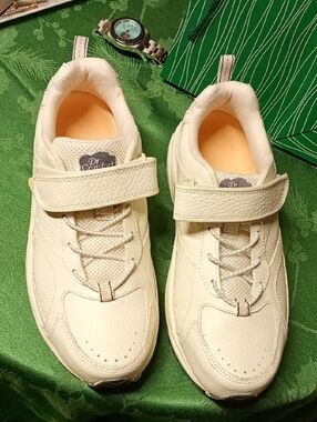 Dr. Comfort Men’s Cream Diabetic Athletic Shoes with Hook-and-Loop Strap